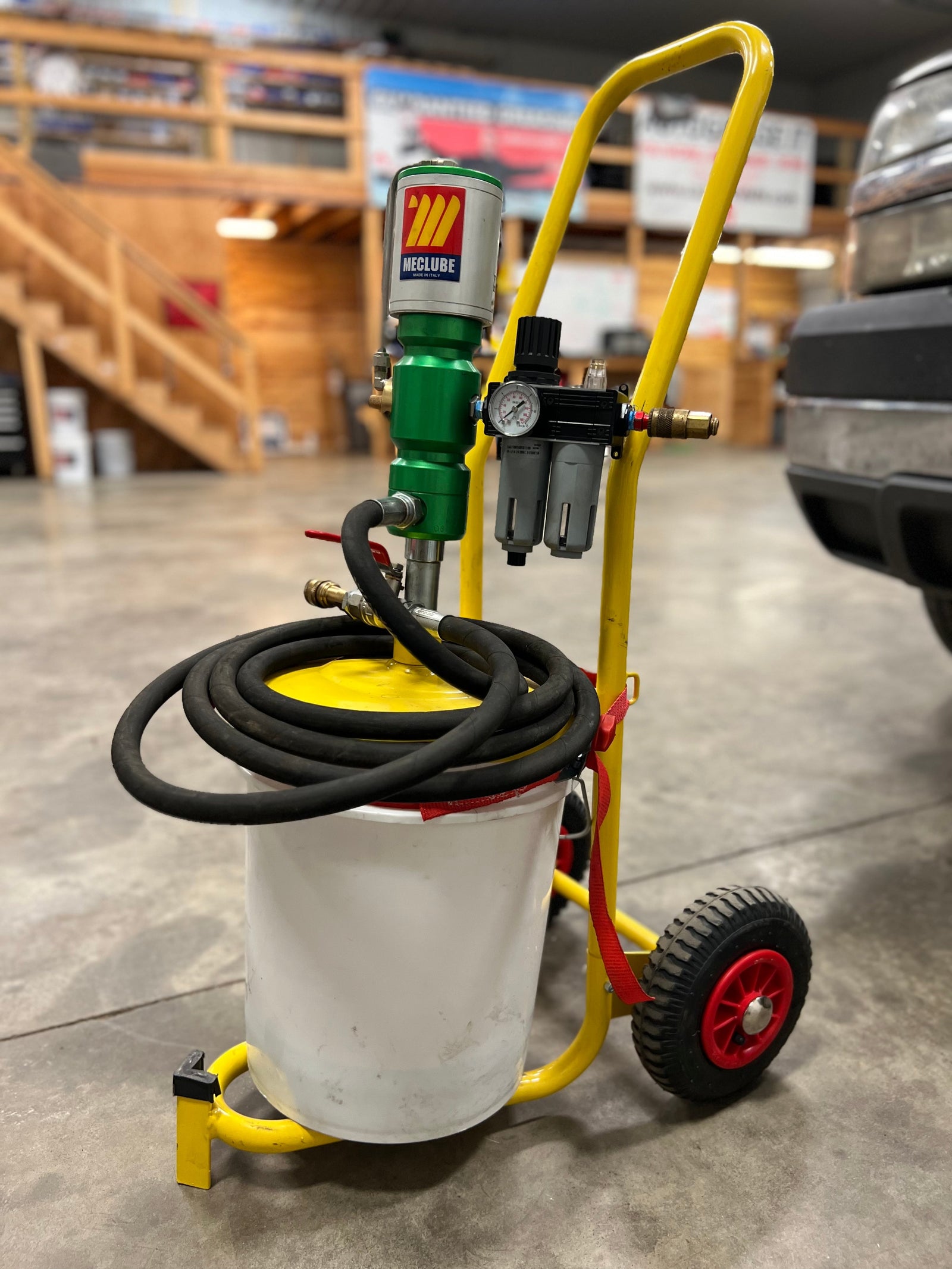 Air-Operated Grease Transfer Pump with Dolly (Pneumatic) for 5gal (30kg) Pail