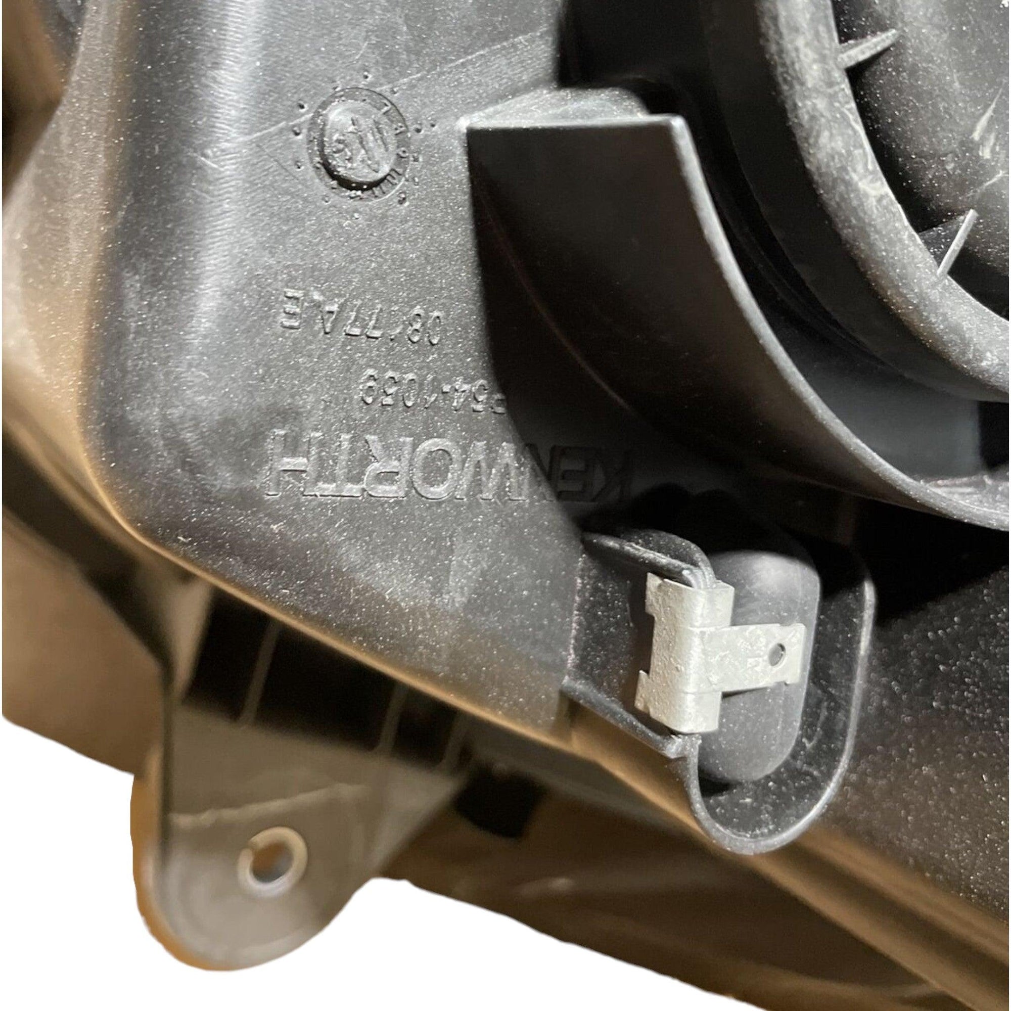 P54-1059-100L Genuine Paccar Left Headlight