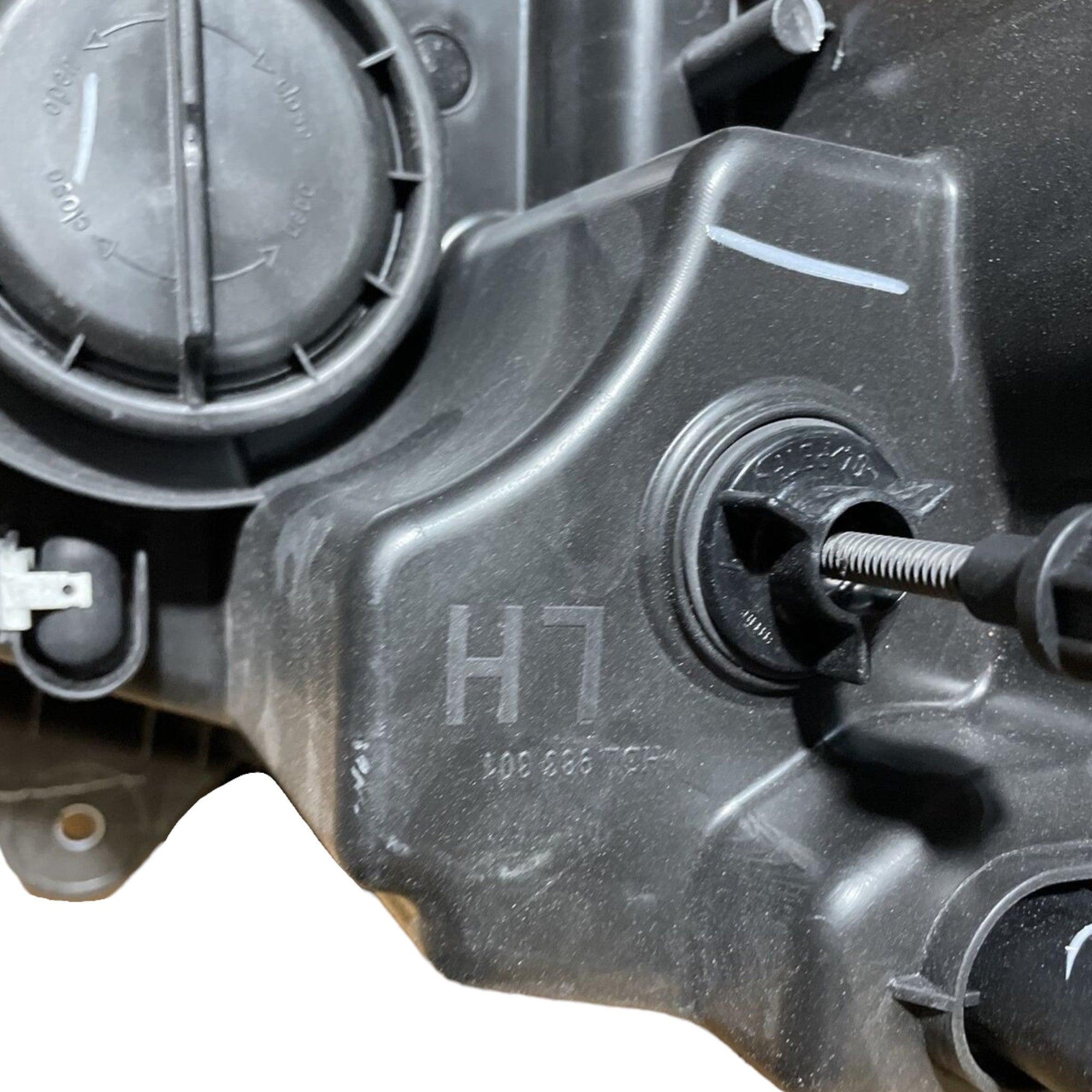 P54-1059-100L Genuine Paccar Left Headlight